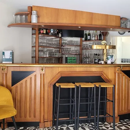 Hotel Restaurant Logis Chez Sophie 2*